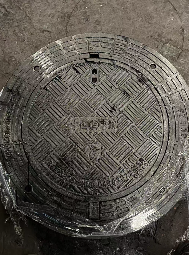 让胡路球墨铸铁防沉降井盖展示